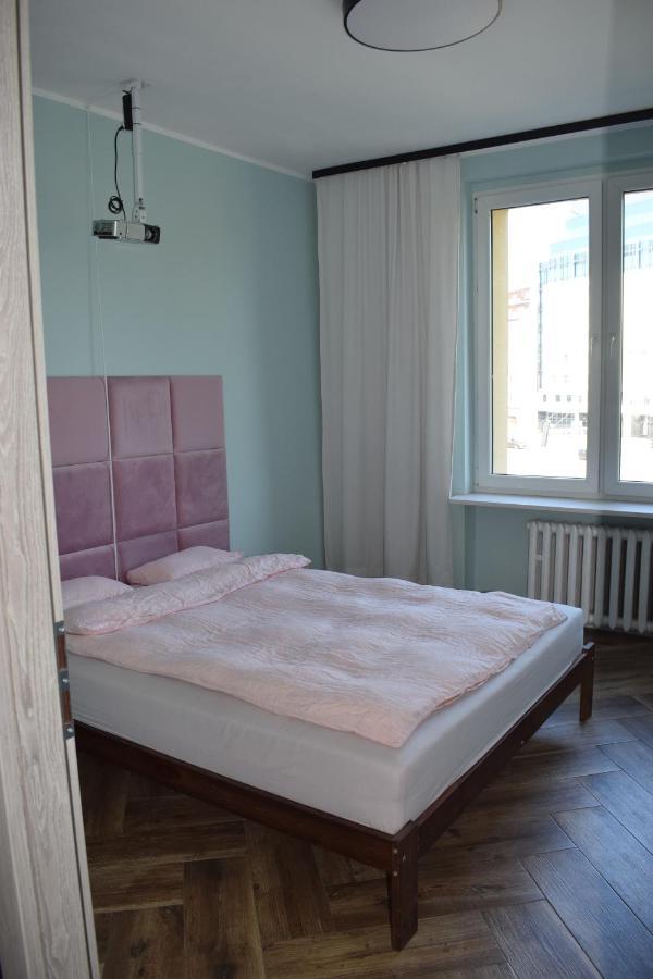 Apartament 3 Pokoje Balkon 50M2 Wyposazone Parking Apartment Wroclaw Bagian luar foto